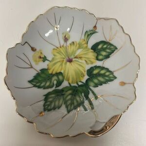 NASCO Yellow Hibiscus Leaf Shape Trinket Dish Plate w/Gold Trim  Japan